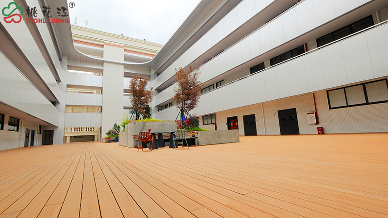 美纹超然竹板铺装的平台