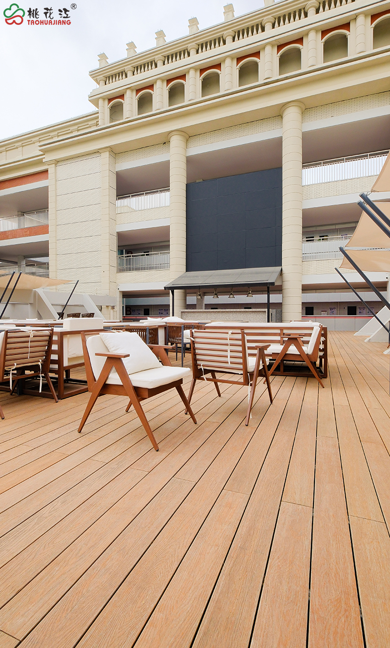 美纹超然竹板铺装的平台